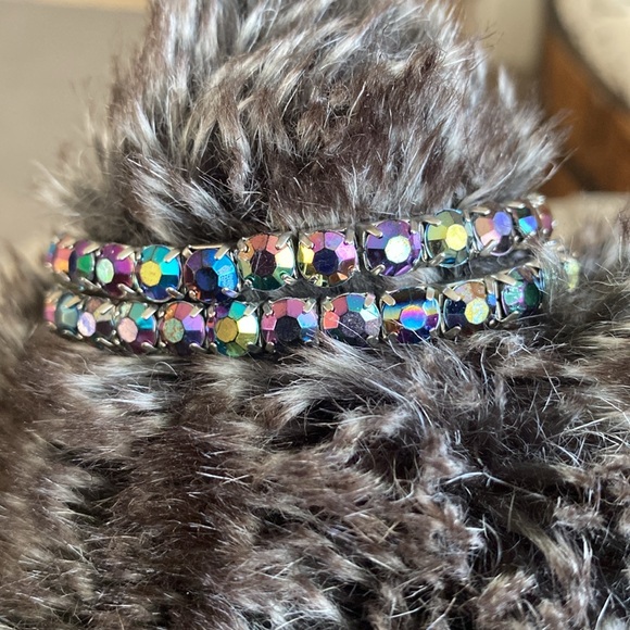 Lot of 8 Costume Rhinestone Bracelets. Assorted Colors. Silver Color Detail. - Picture 4 of 8